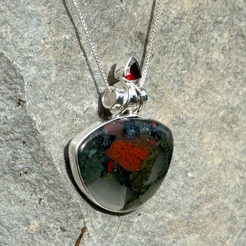 Bloodstone & Garnet Necklace - Picture 9 of 13